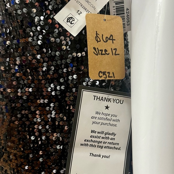 Stunning Evening Dress - Picture 2 of 3